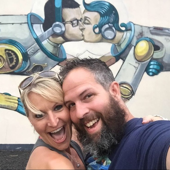 Hi I’m Andrea and thanks for shopping our closet! - Picture 2 of 4